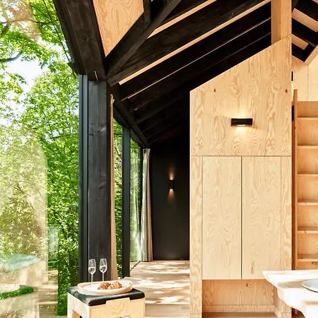Holiday home Hutstuf The Eagle & Private Outdoor