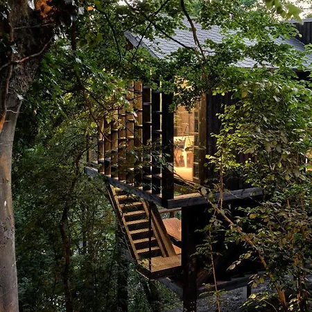 Hutstuf The Eagle & Private Outdoor Holiday home *