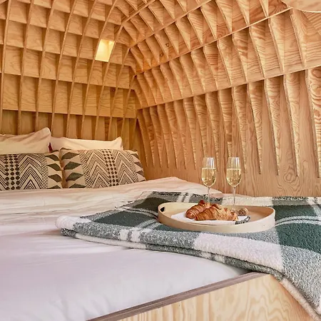 Holiday home Hutstuf The Eagle & Private Outdoor *